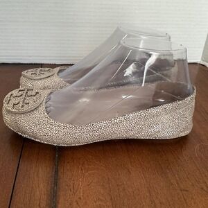 Tory Burch Minnie Travel Ballet Flats Beige Pebble Leather Logo Women US 7